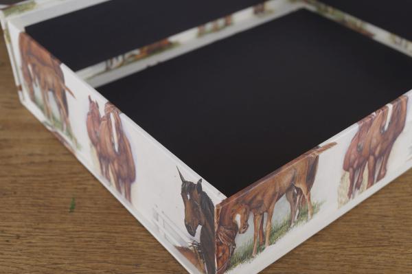 Schachtel "Pferde", Archivbox mit Tiermotiv